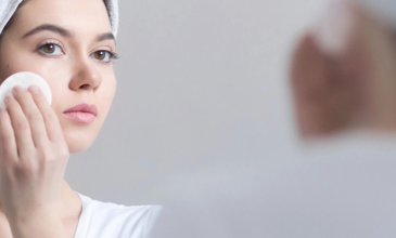 بهترین تونر برای پوست مختلط: راهنمایی جامع برای متعادلکردن چربی و خشکی پوست