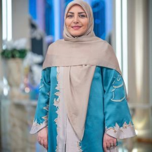 روسری کریستال | براق، باکیفیت و قواره ۱۳۵ | دورچرخ‌دوز و منگوله‌دار